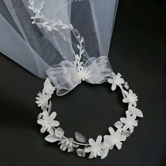 Brand New Romantic Bridal Veil with Faux Pearls,Flowers, Lace & Bow Accents main image 6